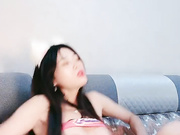 颜值骚货白虎一撮毛无套女上位特写啪啪