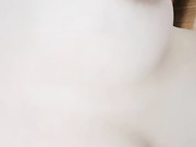 北京水多多直播扭动白嫩身材给粉丝要礼物